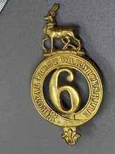 Load image into Gallery viewer, Original British Army - 6 Regiment of Foot (Royal First Warwickshires) Cap Badge
