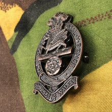 Charger l&#39;image dans la galerie, Original British Army Cap Badge - The Prince of Wales Royal Regiment - The Militaria Shop
