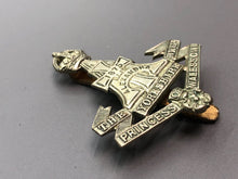 Charger l&#39;image dans la galerie, Original British Army WW2 Princess of Wales&#39;s Own Yorkshire Regiment Cap Badge
