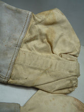 Load image into Gallery viewer, Original WW2 Pattern British Army White Camouflaged Gloves / Gunners Mittens
