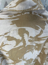 Charger l&#39;image dans la galerie, Genuine British Army Desert DPM Camouflaged Tropical Combat Jacket - 170/96
