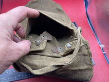 Charger l&#39;image dans la galerie, Original WW2 Italian Army T35 Gas Mask Bag with Shoulder Strap
