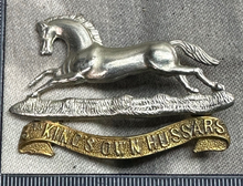 Lade das Bild in den Galerie-Viewer, Original WW2 British Army Cap Badge - 3rd The King&#39;s Own Hussars
