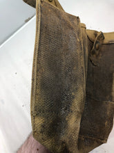 Lade das Bild in den Galerie-Viewer, Original WW2 Canadian Army 37 Pattern Bren Pouch - Used Condition
