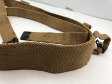 Charger l&#39;image dans la galerie, Original WW2 British Army 37 Pattern Radio Shoulder Strap
