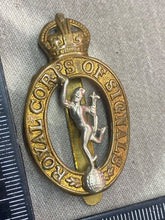 Load image into Gallery viewer, Original WW2 British Army Royal Corps of Signals Cap Badge
