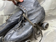 Lade das Bild in den Galerie-Viewer, Genuine Vintage Roller Skates
