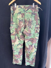 Charger l&#39;image dans la galerie, Original British Army 1968 Pattern Combat DPM Trousers - 30&quot; Waist
