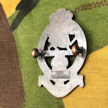 Charger l&#39;image dans la galerie, Original British Army Cap Badge - The Prince of Wales Royal Regiment - The Militaria Shop
