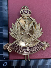 Load image into Gallery viewer, Genuine Oman Royal Guard Insignia Metal Cap Badge - Sultan of Oman
