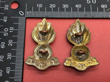 Load image into Gallery viewer, Original British Army RA Royal Artillery Collar Badge Pair
