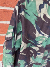 Load image into Gallery viewer, Genuine British Army DPM Camouflaged Combat Smock Jacket - Size 170/96
