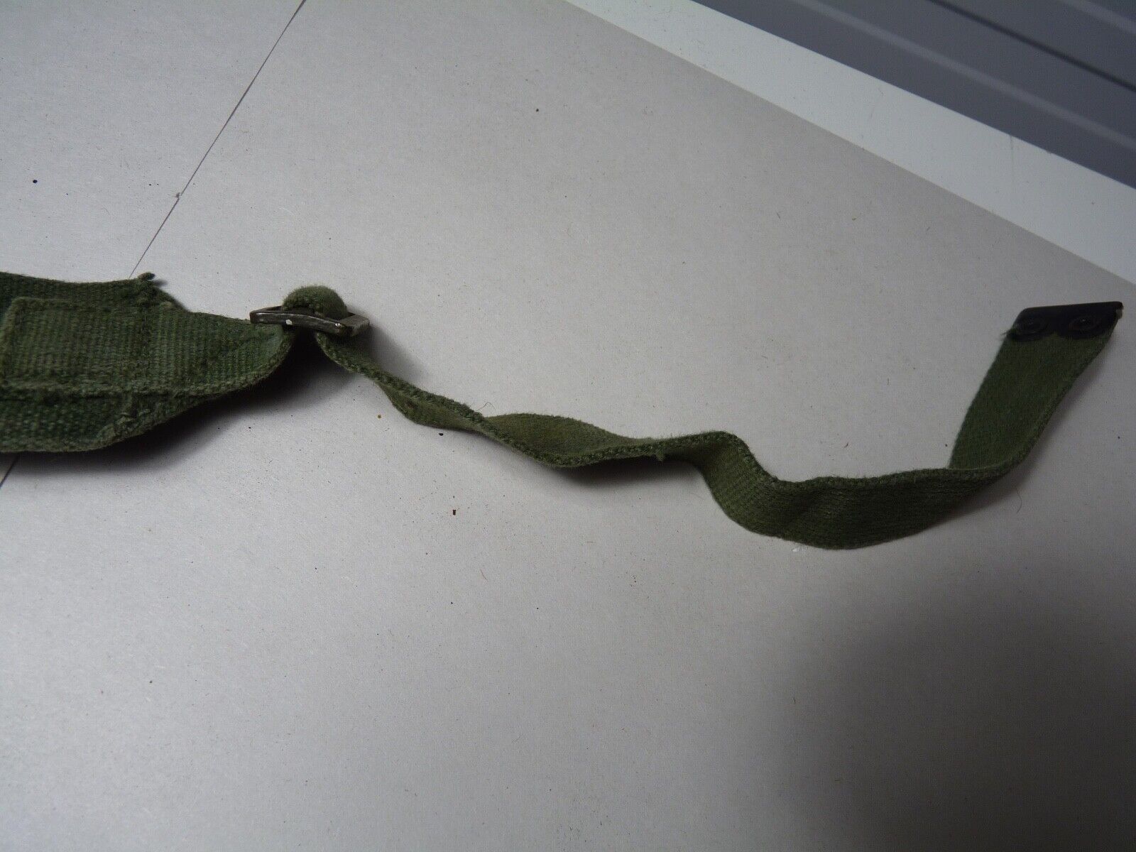 Original WW2 British Army 44 Pattern Shoulder / Extended Equipment Strap - 1945 - The Militaria Shop