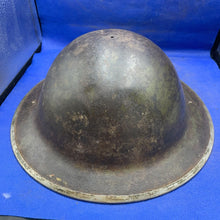 Lade das Bild in den Galerie-Viewer, Original WW2 British Army Mk2 Brodie Combat Helmet
