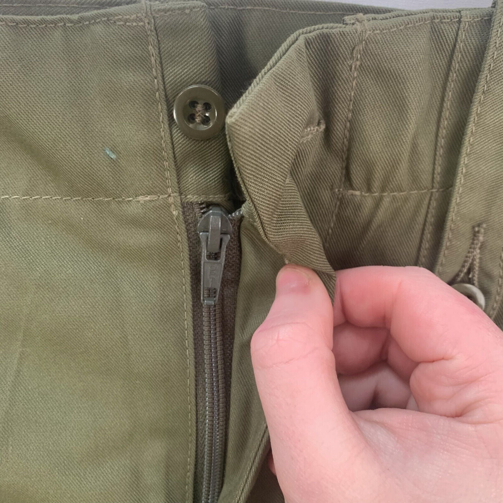 British Army Men's OD Green Lightweight Combat Trousers - Size 79/76/104 - The Militaria Shop