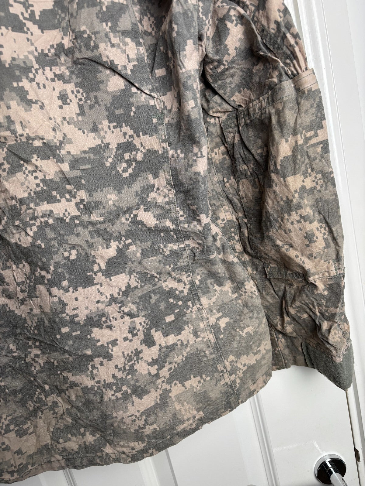 Surplus US Army ACU Combat Uniform Jacket-Large Regular - The Militaria Shop