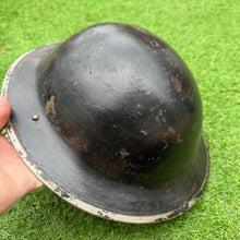 Lade das Bild in den Galerie-Viewer, WW2 British Army / Civil Defence Mk2 Brodie Helmet - Original Untouched
