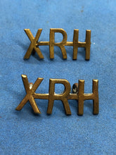 Charger l&#39;image dans la galerie, Original Pair of WW2 Brass British Army Shoulder Titles - 10th Royal Hussars
