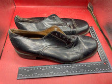 Load image into Gallery viewer, British Army Officer&#39;s Issue Black Leather Shoes. Bata Manufactured. Dated 1975.
