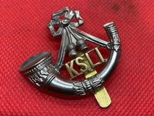 Lade das Bild in den Galerie-Viewer, Original WW1/WW2 British Army Kings Shropshire Light Infantry Regiment Cap Badge
