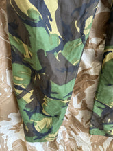 Charger l&#39;image dans la galerie, Genuine British Army 1968 Pattern DPM Combat Trousers - Size 7 - 34&quot; Waist
