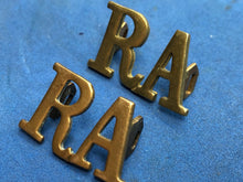 Load image into Gallery viewer, Original WW1 / WW2 British Army Royal Artillery RA Brass Shoulder Titles Pair
