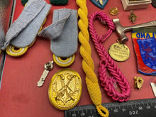 Load image into Gallery viewer, Mixed Group of Militaria - Badges, Epaulettes etc
