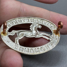 Charger l&#39;image dans la galerie, Northamptonshire Yeomanry - British Army Cap Badge
