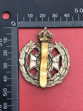 Load image into Gallery viewer, Original WW1 British Army Rifle Brigade (The Prince Consort&#39;s Own) Cap Badge
