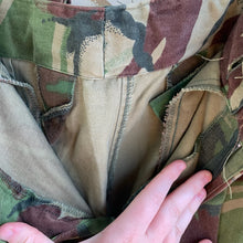 Lade das Bild in den Galerie-Viewer, Britische Armee DPM Camouflage Hose für gemäßigte Temperaturen - 72/84/100 - Vintage Kleidung
