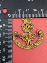 Charger l&#39;image dans la galerie, Original WW2 Canadian Army 4th Princess Louise Dragoon Guards Cap Badge
