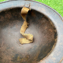 Lade das Bild in den Galerie-Viewer, Rare Early WW2 Rolled Edged British Army Helmet - Possibly NFS?
