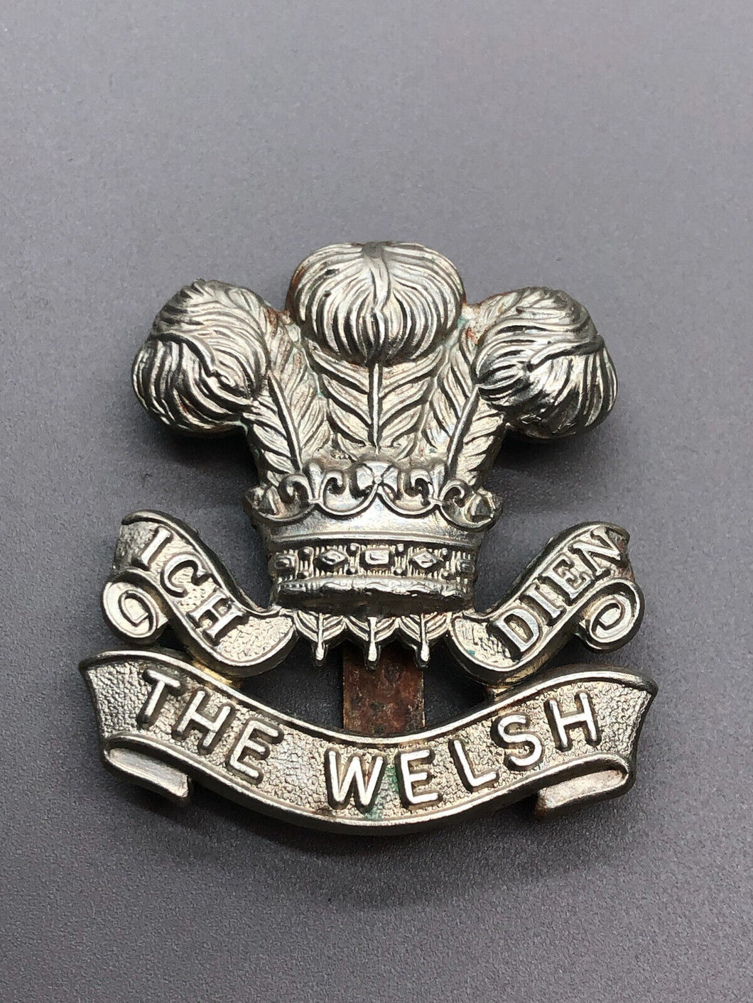 Original WW2 British Army The Welsh Regiment Cap Badge