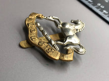 Lade das Bild in den Galerie-Viewer, Original British Army WW2 Kings Liverpool Regiment Cap Badge
