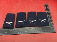 Load image into Gallery viewer, 2 Pairs of British Army Ghurka Regiment Epaulettes
