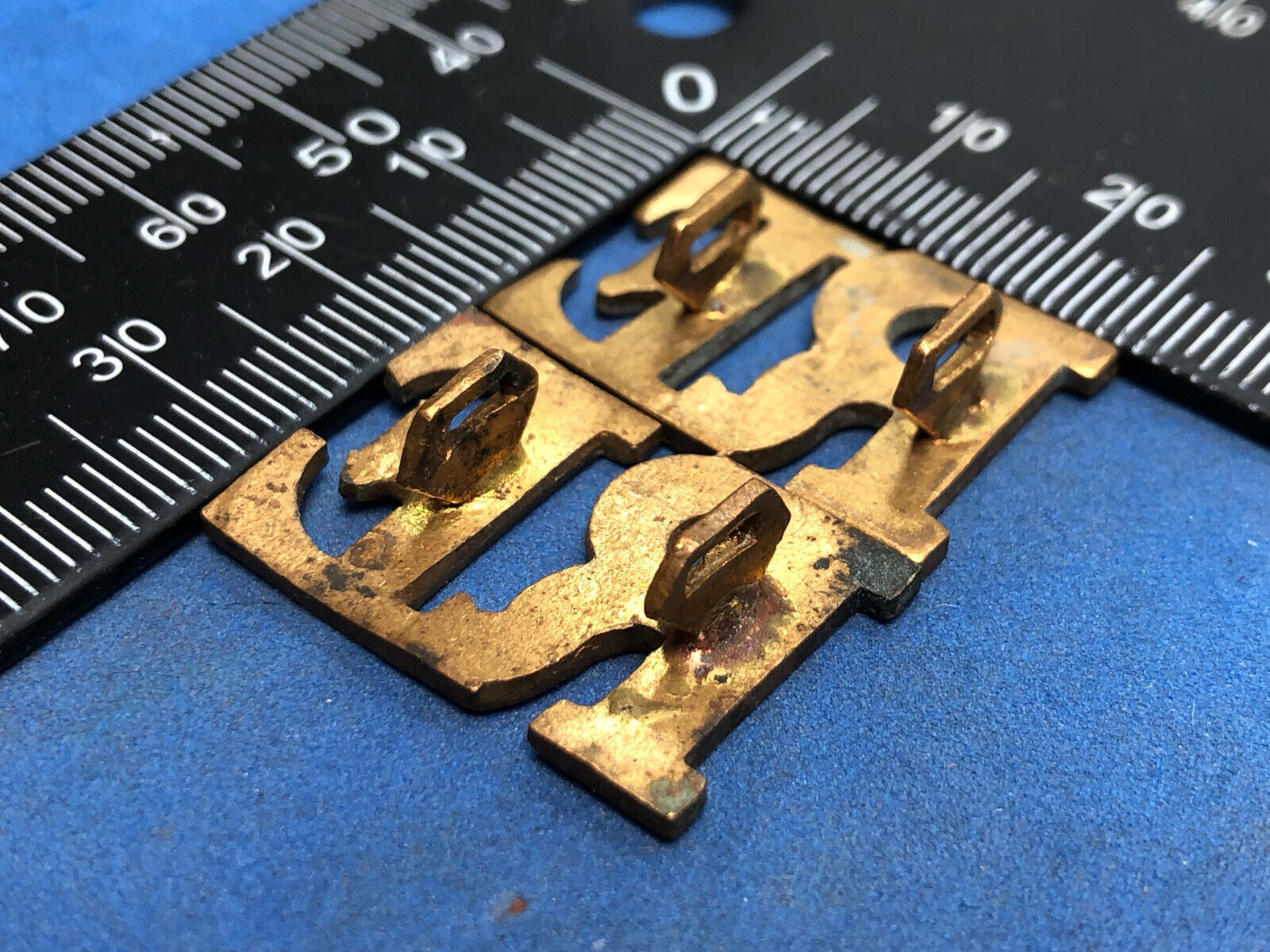 Original Pair of WW1/WW2 Brass British Army Shoulder Title - RE Royal Engineers - The Militaria Shop