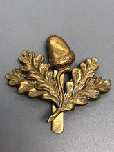 Load image into Gallery viewer, Original WW2 The South Nottinghamshire Hussars Cap Badge
