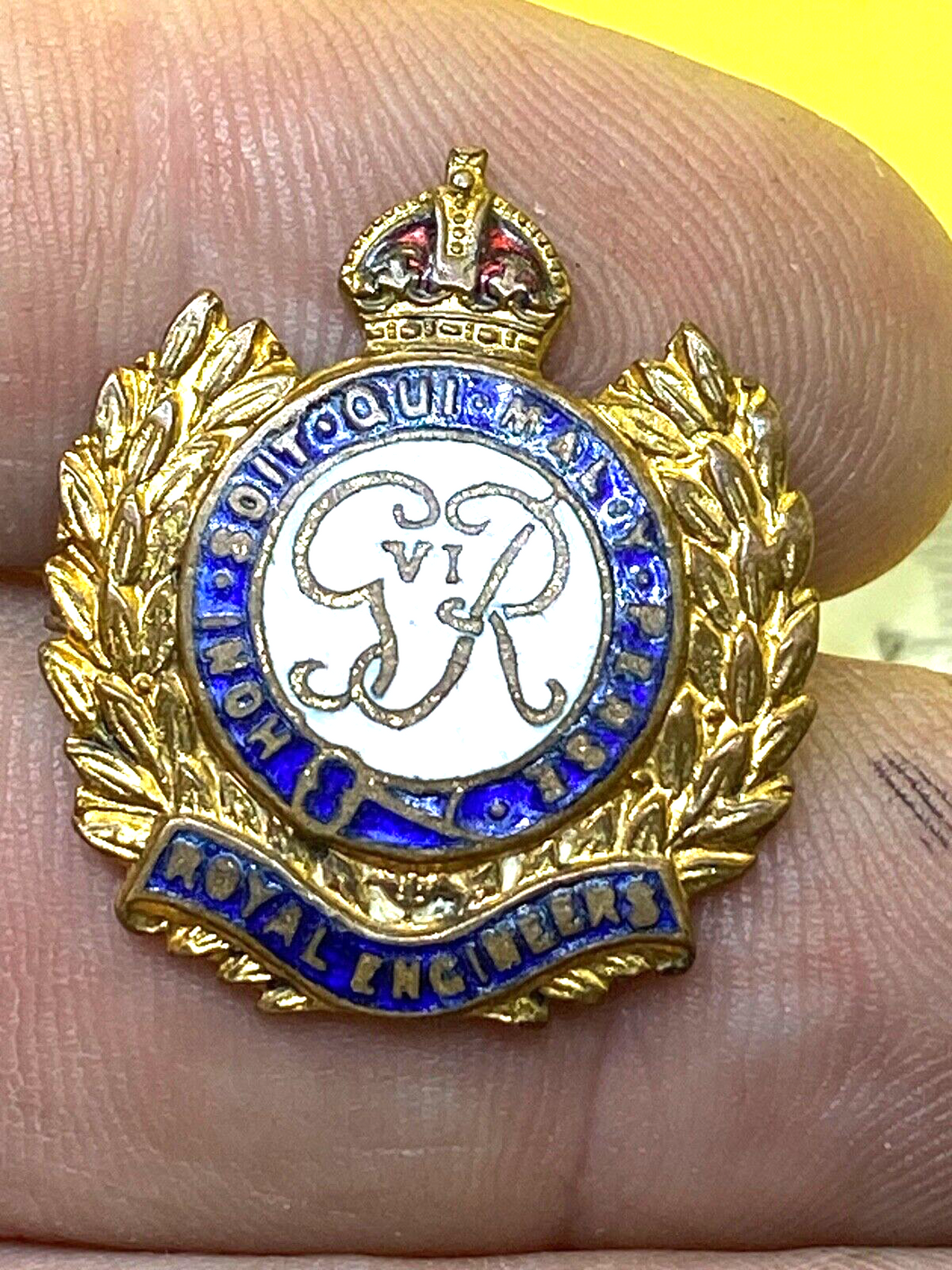 Original WW2 GV1 Royal Engineers Enamel & Gilt Sweetheart Brooch