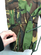 Lade das Bild in den Galerie-Viewer, Genuine British Army DPM Camouflaged Gaiters - Size Long
