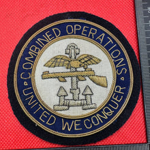 Lade das Bild in den Galerie-Viewer, British Army Bullion Embroidered Blazer Badge - Combined Operations
