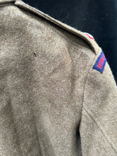 Charger l&#39;image dans la galerie, Original British Army Battledress Jacket - Royal Artillery - 39&quot; Chest
