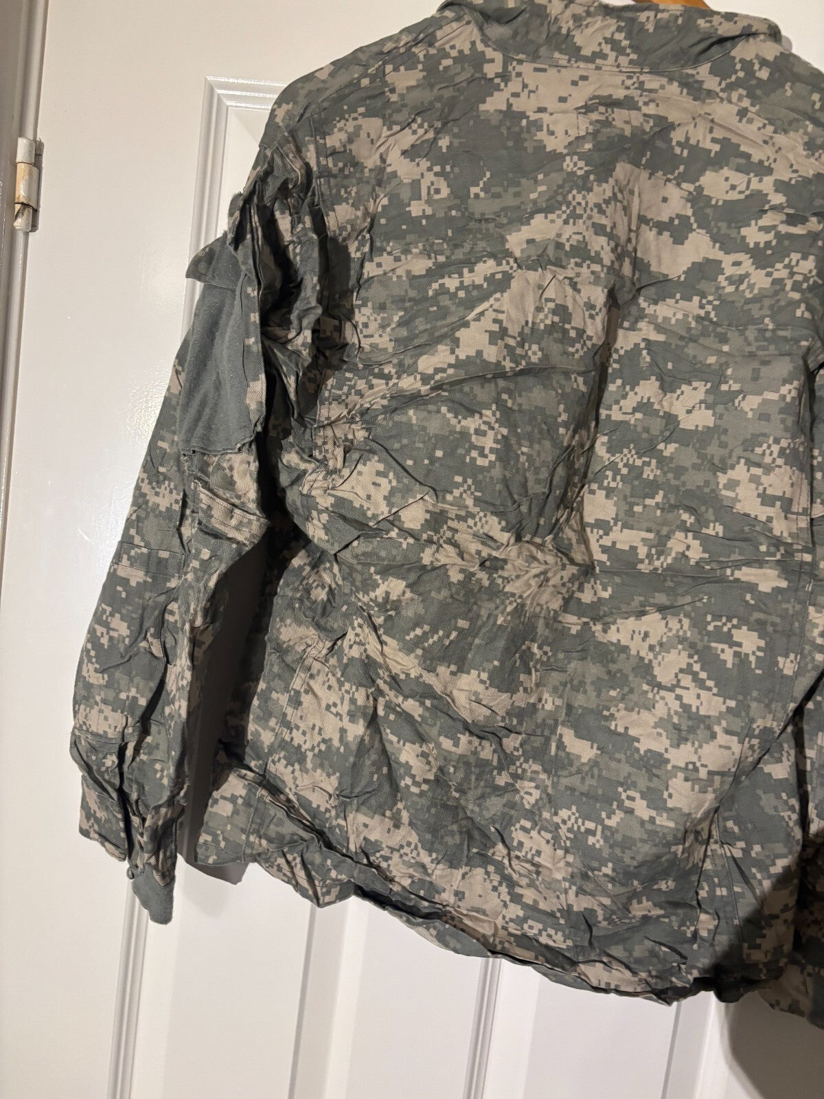 Surplus US Army ACU Combat Uniform Jacket -Size Medium-Short - The Militaria Shop