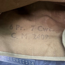 Lade das Bild in den Galerie-Viewer, Original WW2 British Army 1943 Dated 6 Pdr Carry Bag
