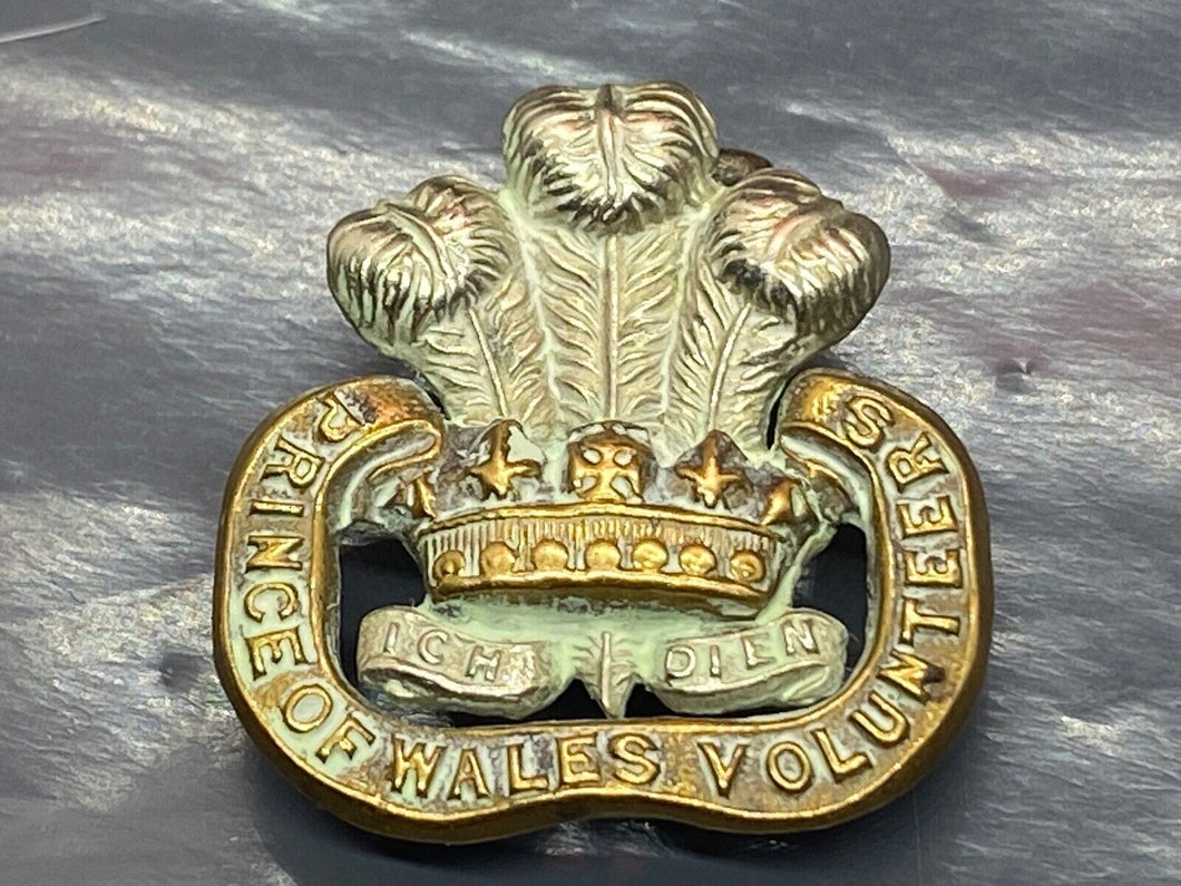 Original WW1 British Army Prince of Wales Volunteers Regiment Collar Badge
