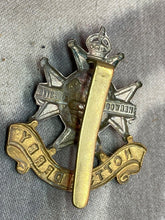 Load image into Gallery viewer, Original British Army WW1 / WW2 Notts &amp; Derby Regiment Cap Badge
