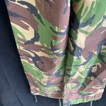 Lade das Bild in den Galerie-Viewer, Genuine British Army DPM Camouflaged Combat Trousers Lightweight - Size 80/76/92
