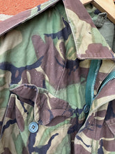 Charger l&#39;image dans la galerie, Original British Army 1968 Pattern Combat Smock Jacket - Size 2 - 40&quot; Chest
