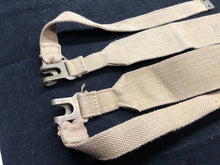 Charger l&#39;image dans la galerie, Original WW2 British Army 37 Pattern Khaki L-Straps Webbing - Wartime Dated
