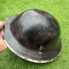 Lade das Bild in den Galerie-Viewer, WW2 British Army / Civil Defence Mk2 Brodie Helmet - Original Untouched
