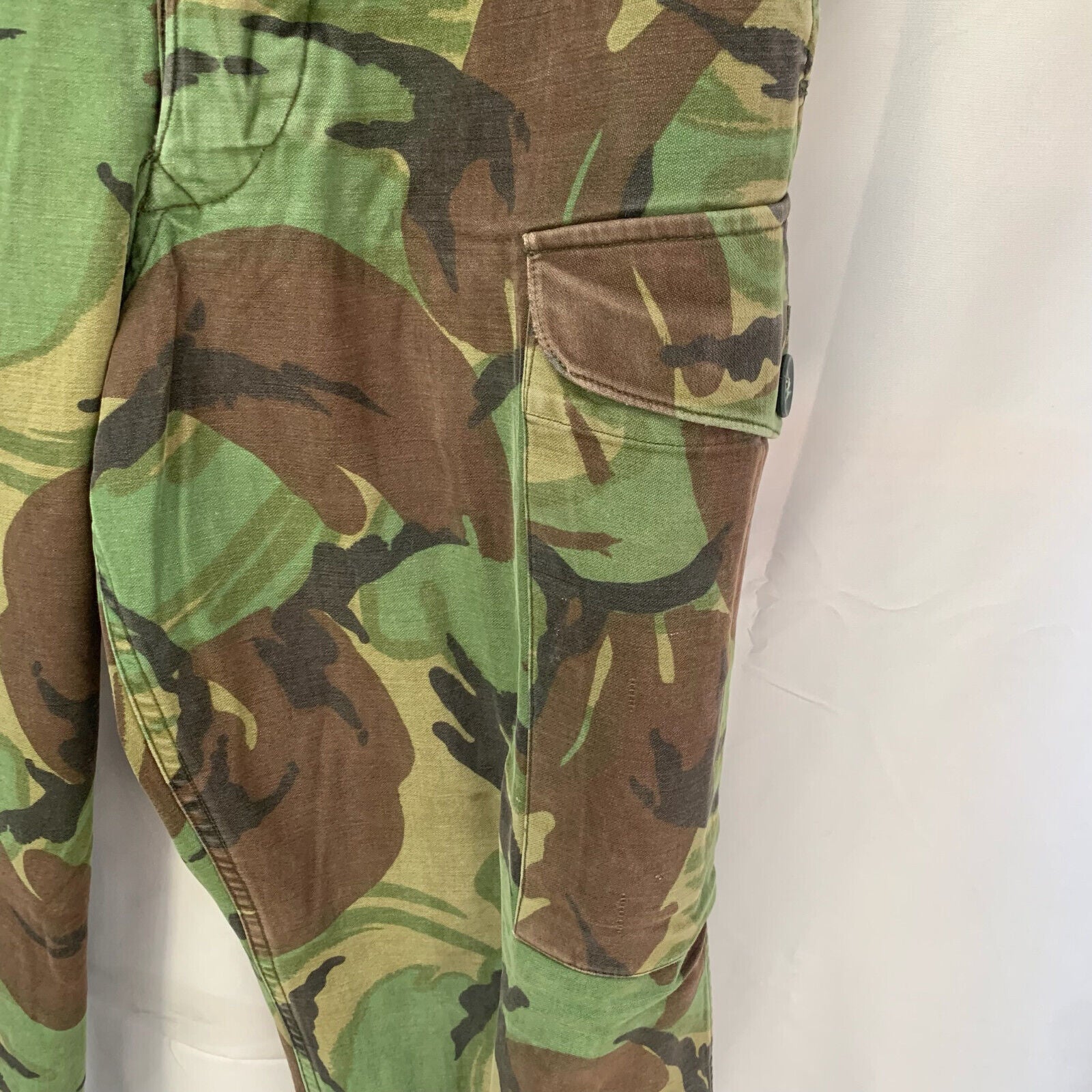 Genuine British Army 68 Pattern DPM Jungle Camouflaged Trousers - Size 28" Waist - The Militaria Shop